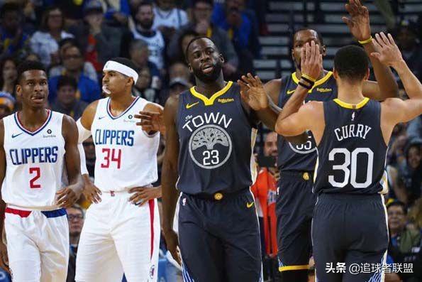 库里单节二十二分勇士大胜开拓者锁定季后赛